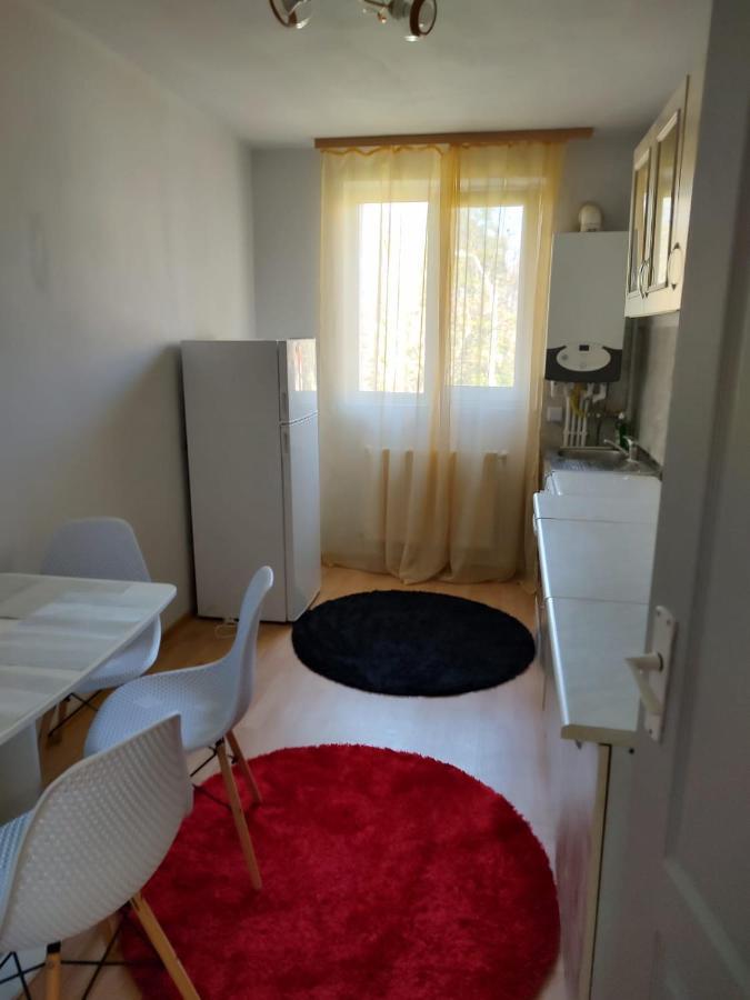 Appartamento Apartament Hd Hunedoara Esterno foto