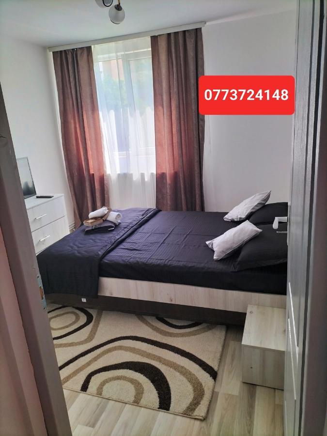 Appartamento Apartament Hd Hunedoara Esterno foto