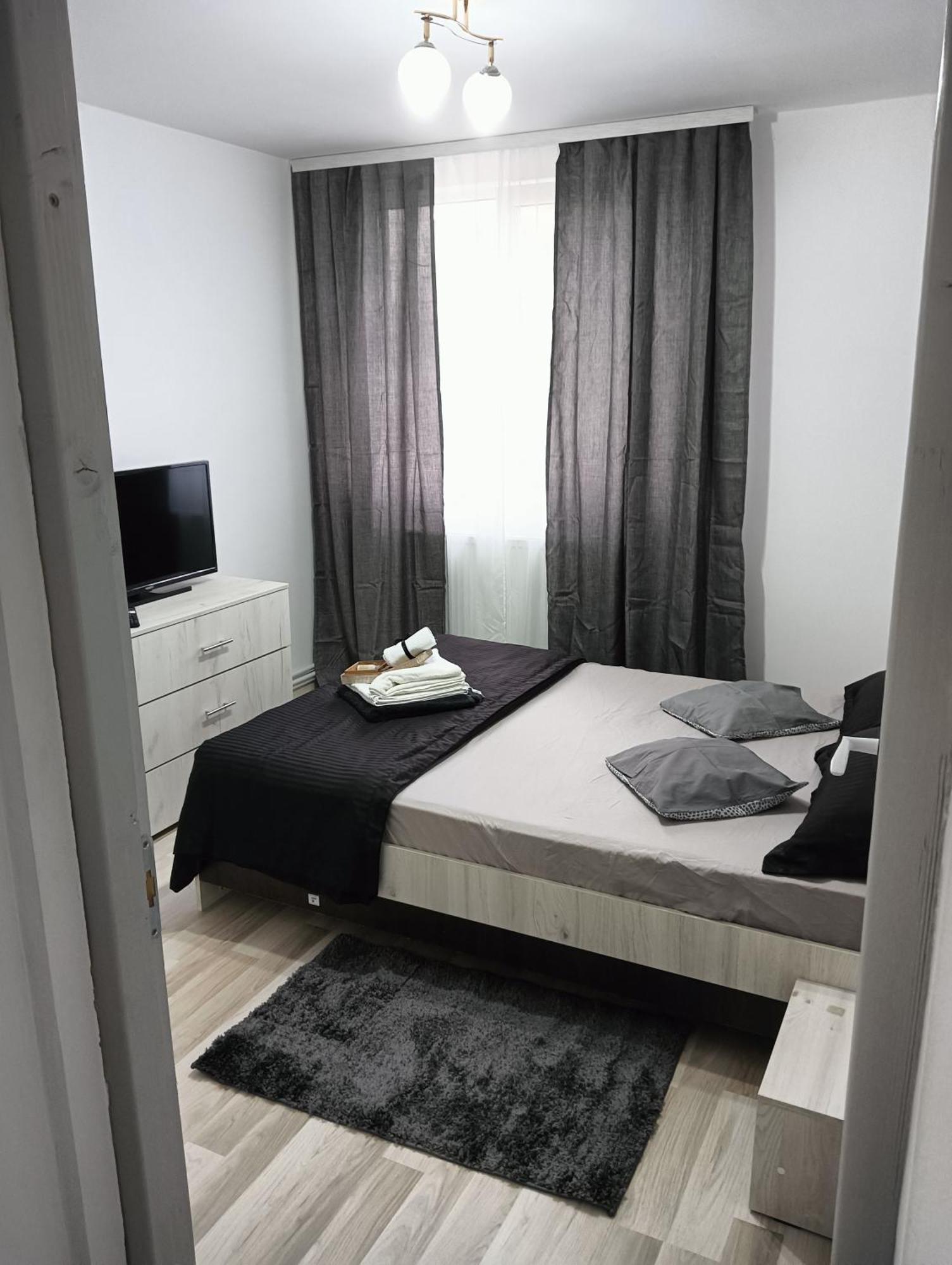 Appartamento Apartament Hd Hunedoara Esterno foto